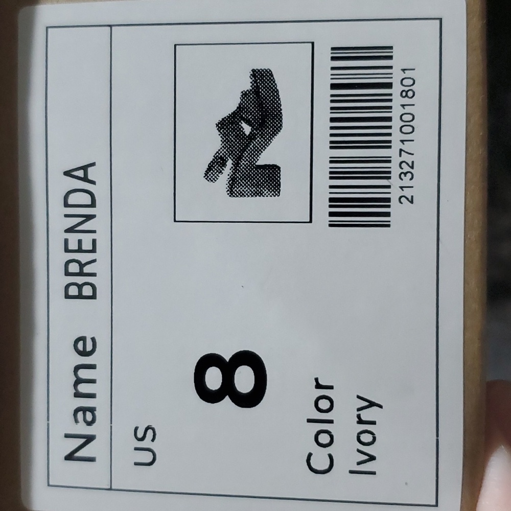 Mi,im Brenda ivory platform sandals size 8 Boutique